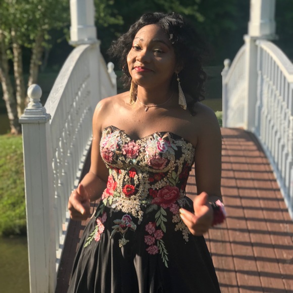 PROM DRESS✨ - Picture 2 of 5